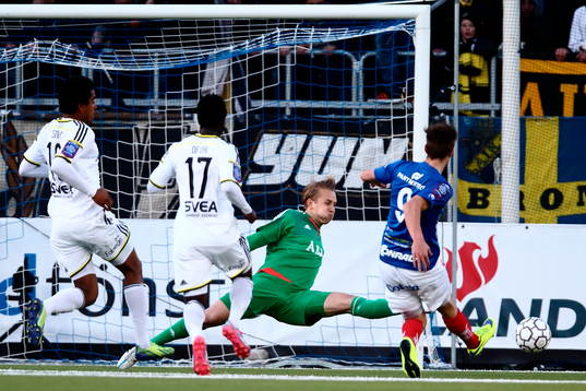 s målvakt Patrik Carlgren