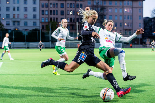 Linköpings Pernille Harder och Hammarbys Madeleine