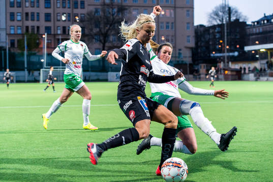 Linköpings Pernille Harder och Hammarbys Madeleine