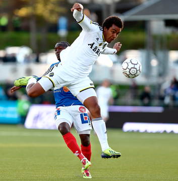 s Noah Sonko Sundberg och Åtvidabergs John Owoeri