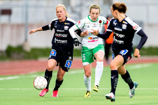 Hammarbys Olga Ekblom och Linköpings Kristine Minde i en
