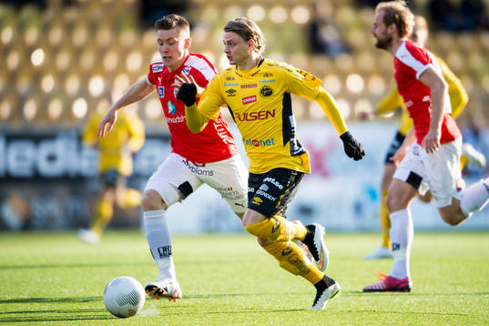 Elfsborgs Simon Hedlund och Kalmars Markus Thorbjörnsson