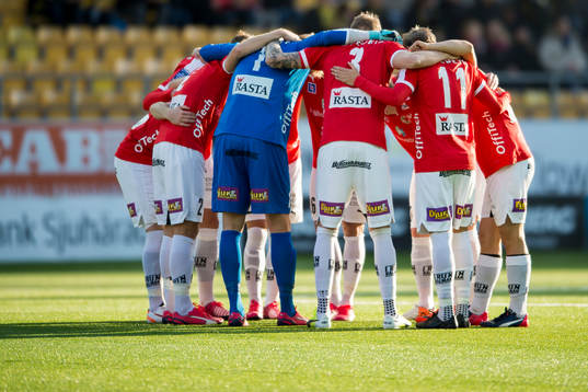 Kalmars innan matchstart i fotbollsmatchen i Allsvenskan