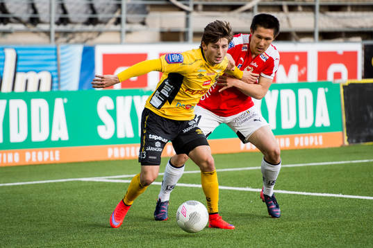 Elfsborgs Arber Zeneli och Kalmars Sebastian Ramhorn