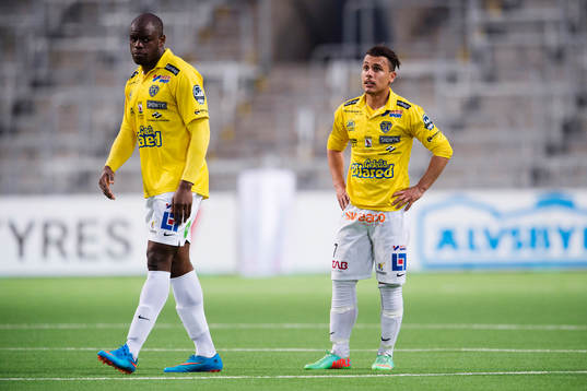 Falkenbergs Hakeem Araba och Kamal Mustafa deppar