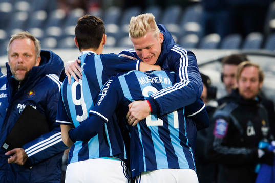 Djurgårdens Nyasha Mushekwi gör 1-0 och jublar med Haris