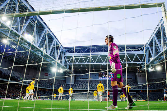 Falkenbergs målvakt Otto Martler deppar