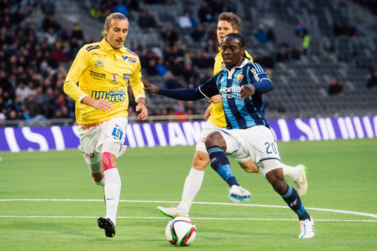 Falkenbergs Tobias Carlsson och Djurgårdens Sam Johnson