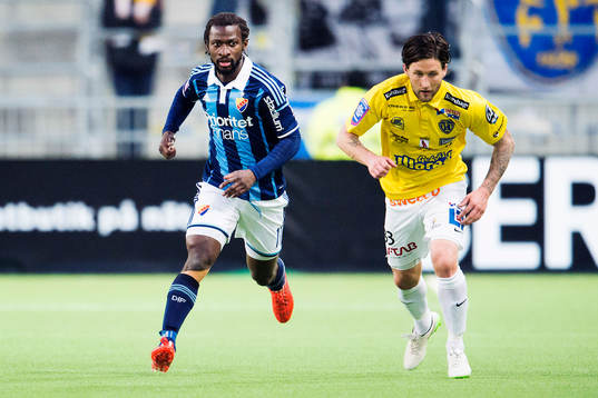 Djurgårdens Amadou Jawo och Falkenbergs Tibor Joza