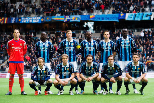 Djurgårdens spelare står uppställda för en lagbild