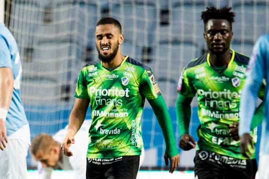 Halmstads Junes Barny och King Osei Gyan deppar