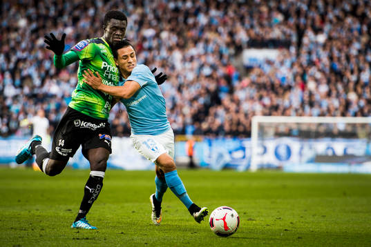 Halmstads Kwame Karikari och Malmö FFs Victor Yoshimar