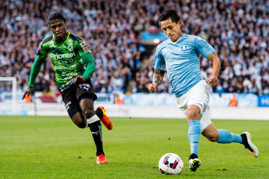 Malmö FFs Victor Yoshimar Yotun Flores och Halmstads