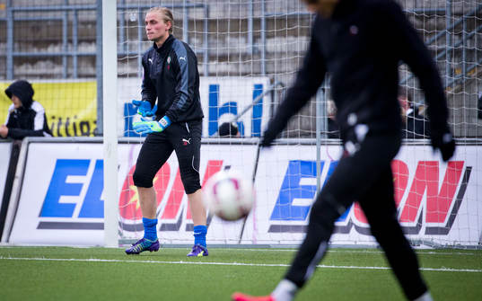 Örebros målvakt Jacob Rinne är med i startelvan