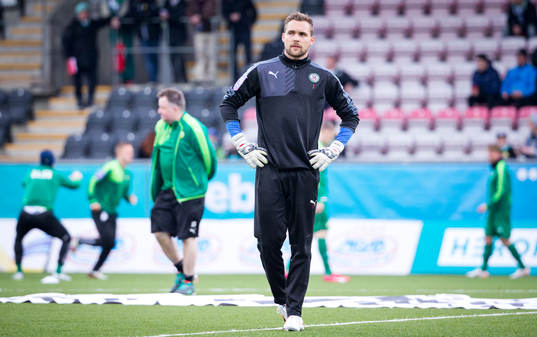 Örebros målvakt Oscar Jansson är petad mot matchen mot