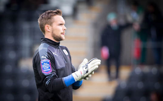 Örebros målvakt Oscar Jansson är petad mot matchen mot