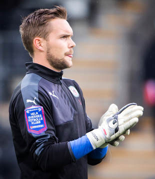 Örebros målvakt Oscar Jansson är petad mot matchen mot