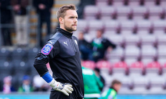 Örebros målvakt Oscar Jansson är petad mot matchen mot