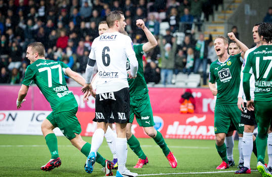 Hammarbys Mats Solheim gör 1-1 och jublar