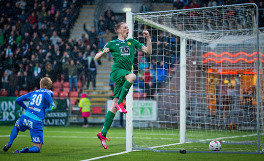 Hammarbys Birkir Már Saevarsson gör 1-2 och jublar