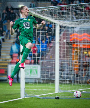Hammarbys Birkir Már Saevarsson gör 1-2 och jublar