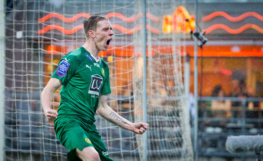 Hammarbys Birkir Már Saevarsson gör 1-2 och jublar