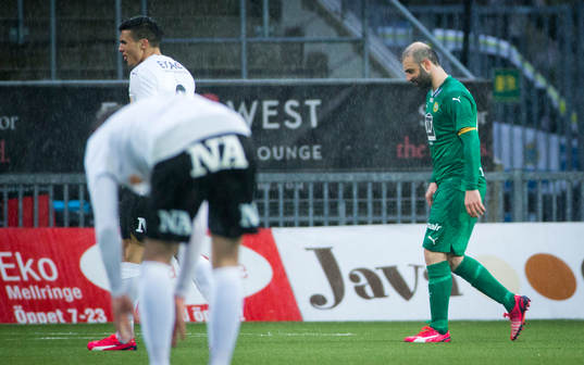 Hammarbys Kennedy Bakircioglu kliver av skadad och deppar