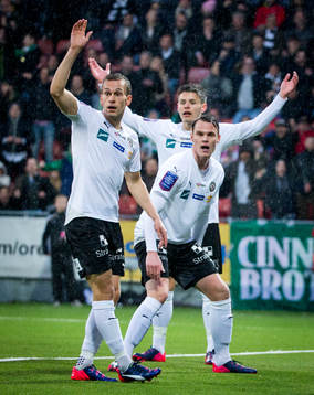Örebros Hjörtur Logi Valgardsson och Eidur Aron