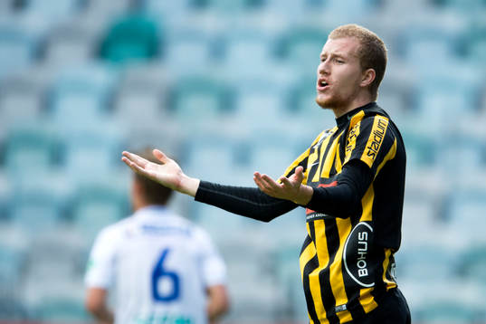 Häckens Simon Gustafson reagerar