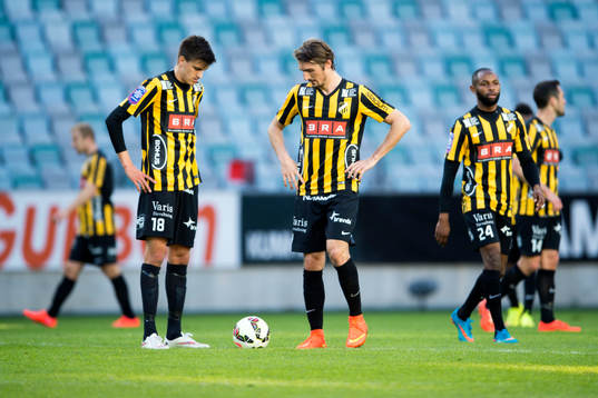 Häckens Alexander Jeremejeff och Dardan Rexhepi deppar