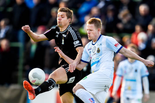 IFK Göteborgs Mikael Boman och Gefles Martin Rauschenberg