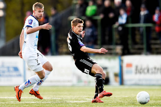 Gefles Robin Nilsson och IFK Göteborgs Mikael Boman