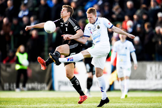 IFK Göteborgs Mikael Boman och Gefles Martin Rauschenberg