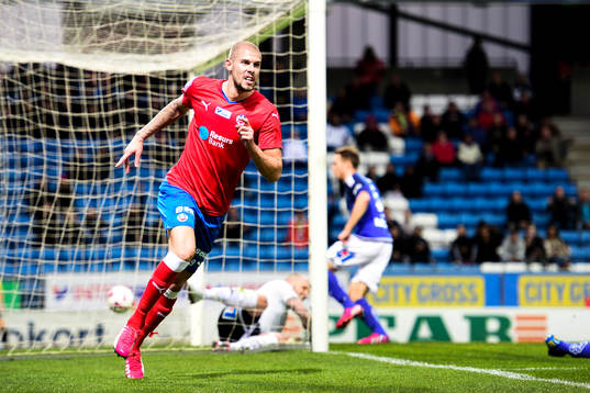 Helsingborgs Robin Simovic jublar