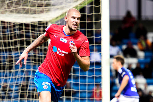 Helsingborgs Robin Simovic jublar