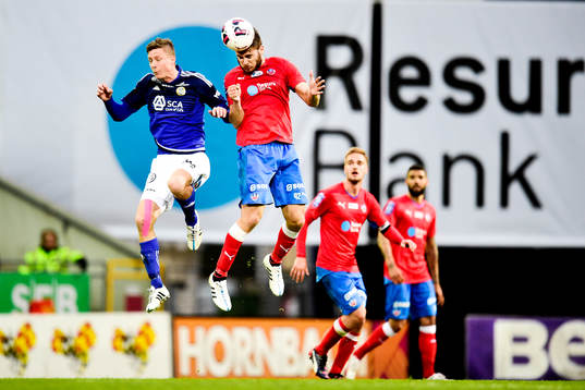 Sundsvalls Johan Eklund och Helsingborgs Astrit Ajdarevic i