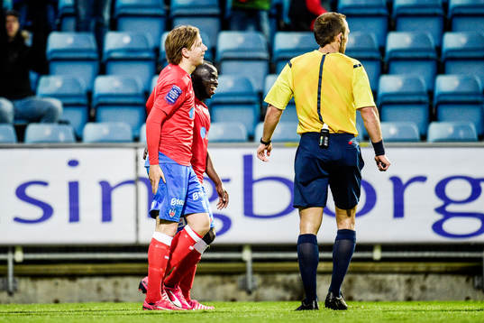 Helsingborgs Darijan Bojanic och Emmanuel Boateng jublar