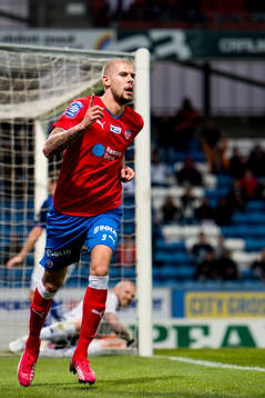 Helsingborgs Robin Simovic jublar