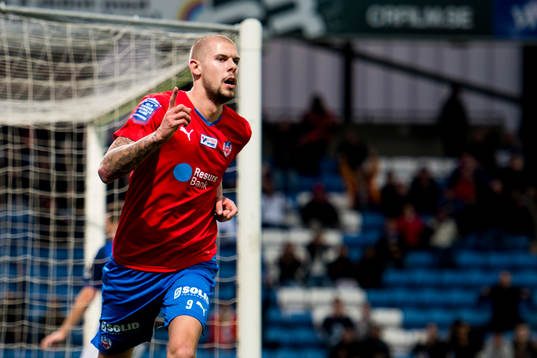 Helsingborgs Robin Simovic jublar