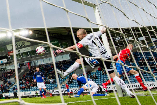 Bläddra bland fler bilder av Fotboll, Allsvenskan, Helsingborg - GIF Sundsvall