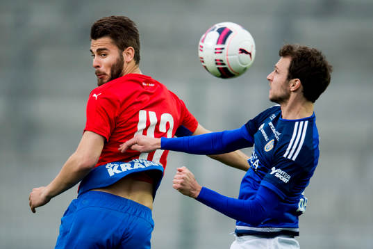 Helsingborgs Astrit Ajdarevic i nickduell med Sundsvalls