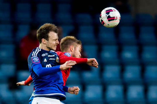 Sundsvalls Lars Gerson i nickduell med Helsingborgs Johan