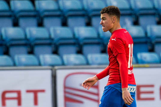 Helsingborgs Jordan Larsson deppar när han byts ut