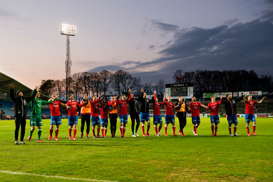 Helsingborgs spelare tackar publiken