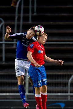Sundsvalls Robert Lundström i nickduell med Helsingborgs
