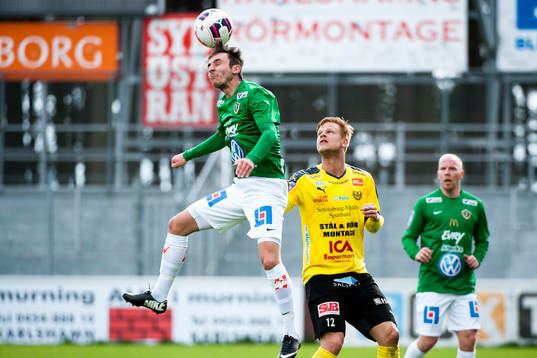 Jönköpings Södras Ronny Sabo nickar