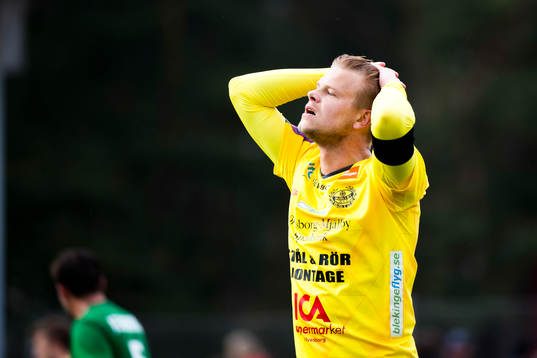 Mjällbys David Löfquist deppar