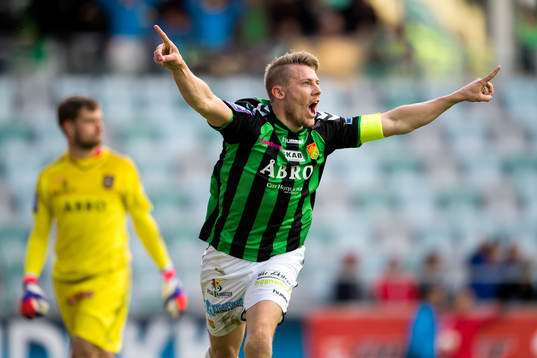 Gais Patrik Ingelsten jublar