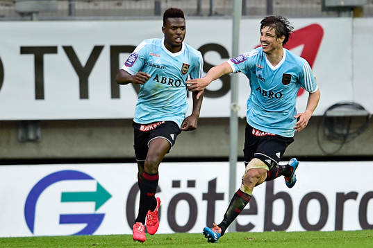 Brommapojkarnas Christian Kouakou jublar med Gabriel