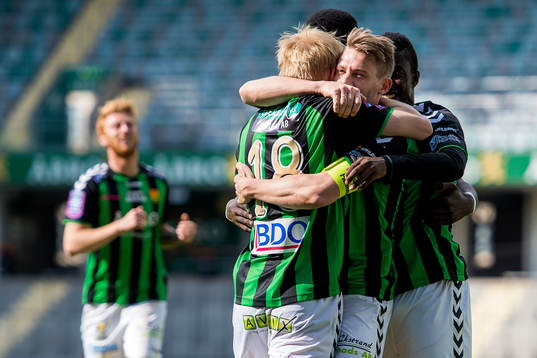 Gais Patrik Ingelsten jublar
